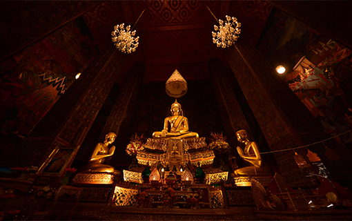 (Interior of Prayurawongsawas Warawihan Temple) Image