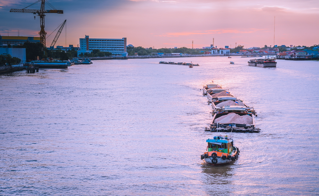 เรือล่องแม่น้ำ