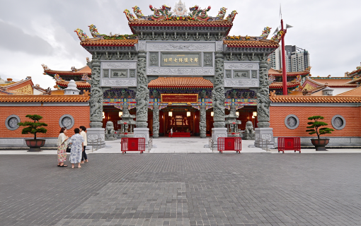 Sacred Bangkok: Seeking Blessings at Tai Hong Gong White Jade Shrine